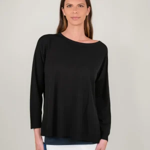 MAGLIA OVER NERA CON SCOLLO A BARCHETTA