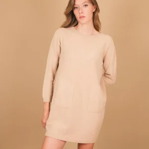 MAGLIA ABITO  CON TASCHE E SCOLLO A BARCHETTA BEIGE