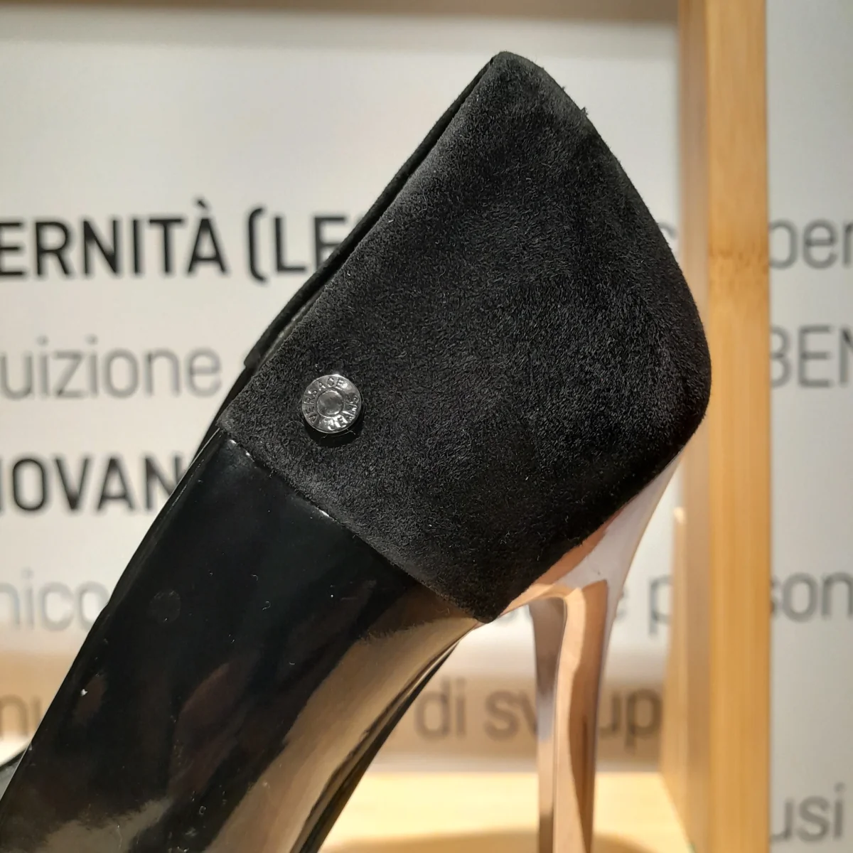 Décolleté vernice Versace - immagine 5